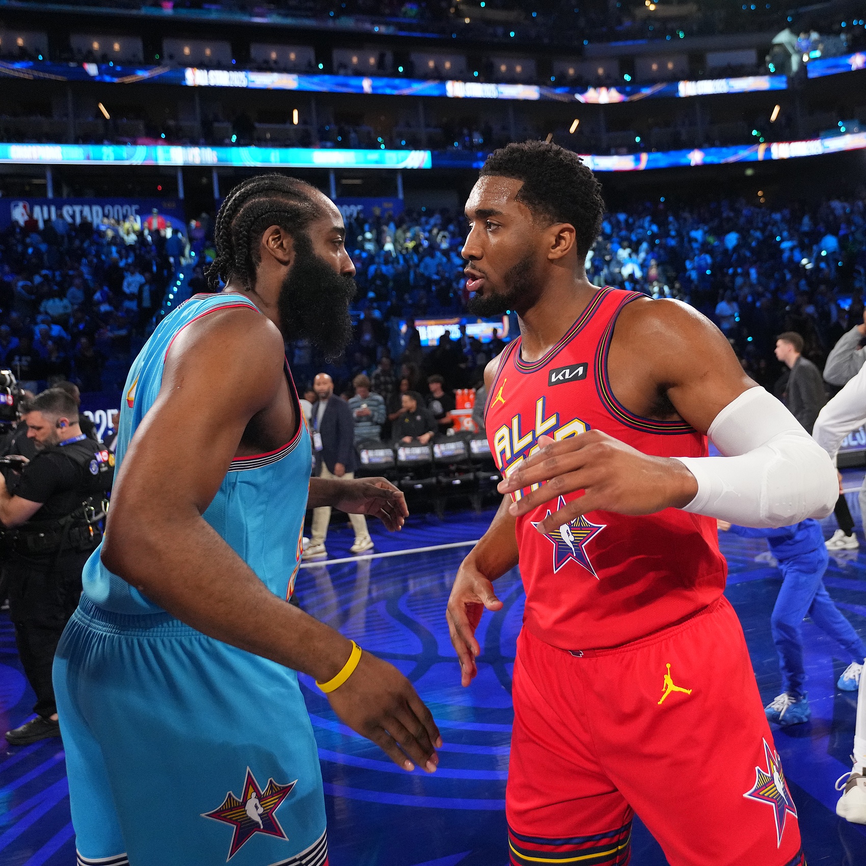 世界杯注册流程-骑士为说服米切尔续约拼了！换哈登组豪阵 他们能冲出混乱东部？