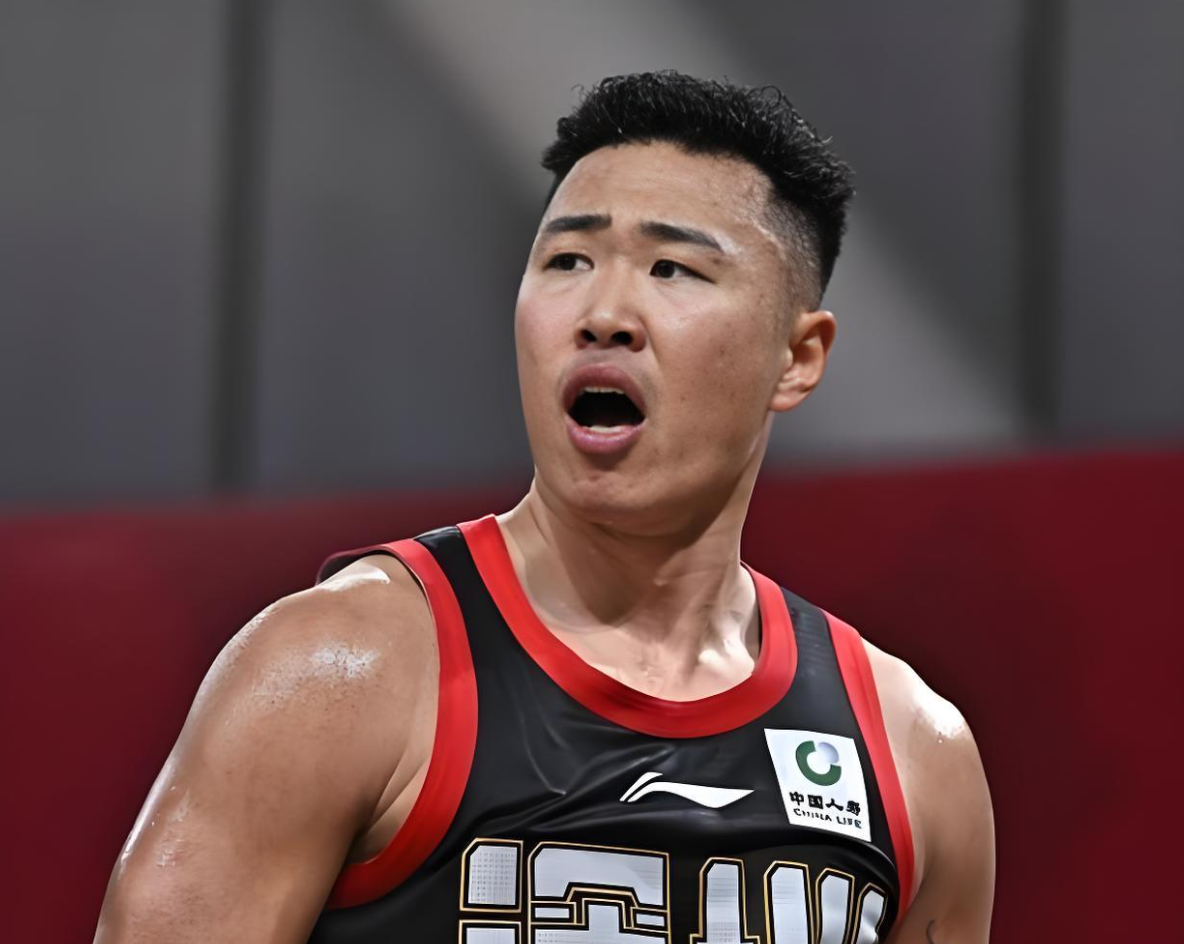 世界杯官方会员-贺希宁“哑巴吃黄连”，球迷：裁判“和稀泥”